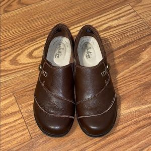 Like New Clark Brown Clogs